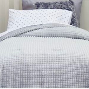 Dorm bedding